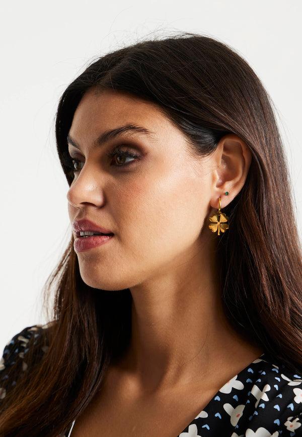 Liquorish Liquorish Lucky Clover Earrings In Gold