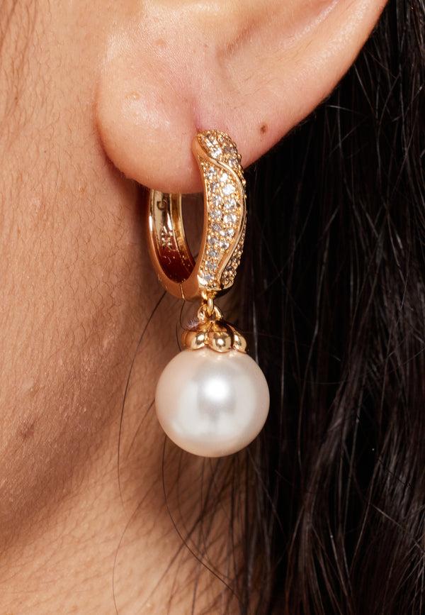 Liquorish Pearl Hoop Earrings With Gold