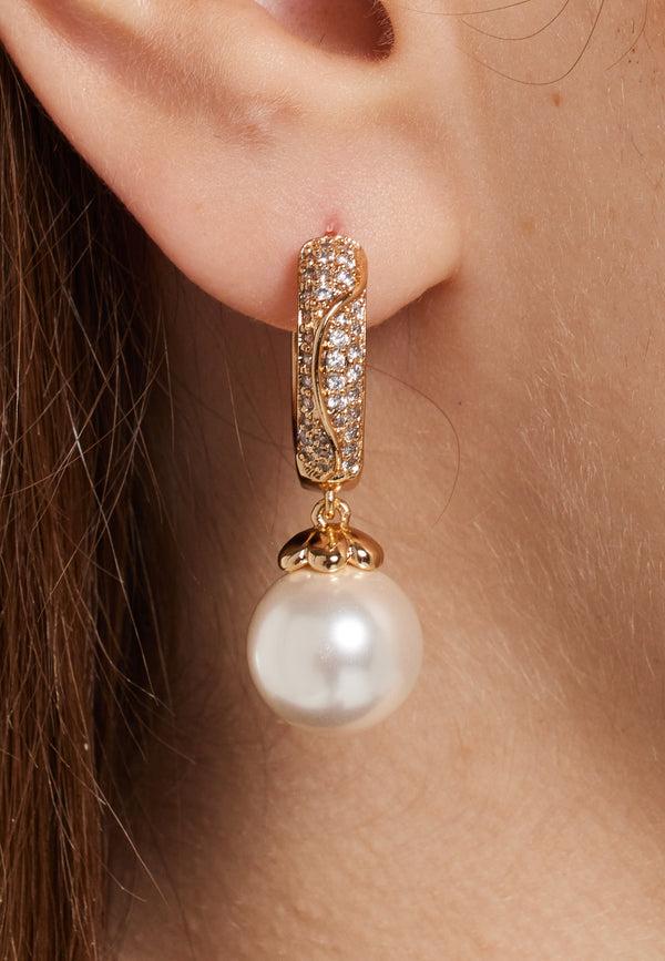 Liquorish Mini Hoop Earrings With Shimmering Pearls