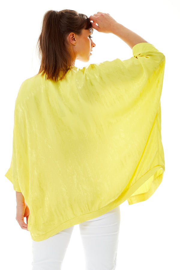 Liquorish Women's Elegant Yellow Jacquard Kimono With Long Sleeves Open Front Design For Versatile Day-to-Night Styling