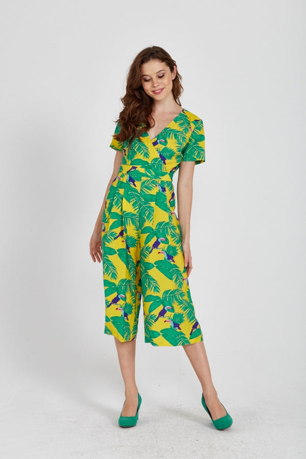 Liquorish Women's Jumpsuit In Yellow Leaf Print With V-Neck Short Sleeves And Wide Legs - Liquorish