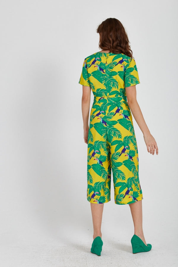 Liquorish Women's Jumpsuit In Yellow Leaf Print With V-Neck Short Sleeves And Wide Legs - Liquorish