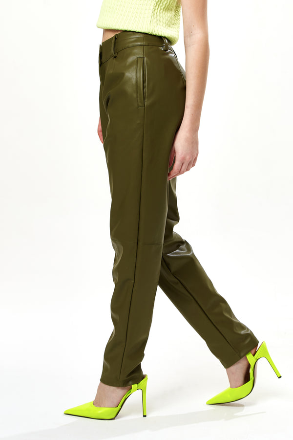 Liquorish Women’s Khaki Tapered Faux Leather Trousers With Pleats And Side Pockets - Liquorish
