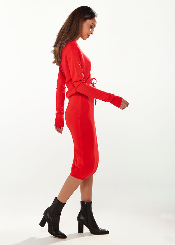 Liquorish Women's Knitted Set In Red - Cropped Sweatshirt With V-Neck & Long Sleeves Midi Skirt With Side Slit Versatile Style