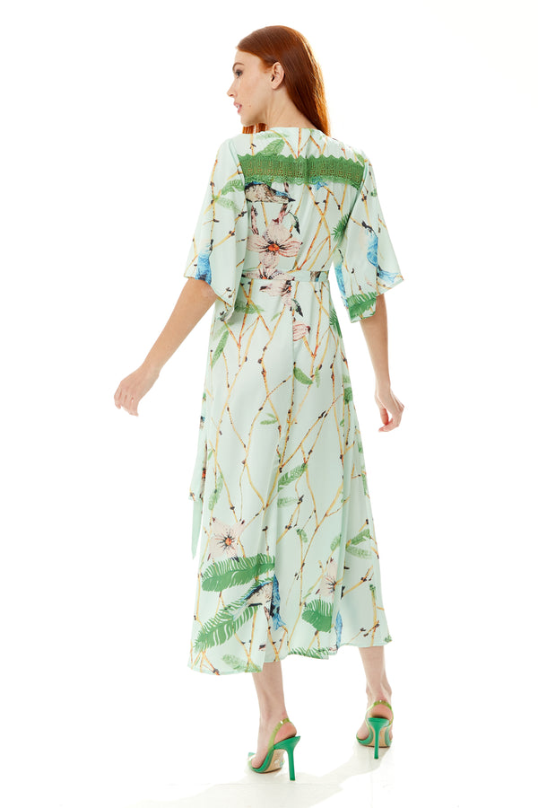 Liquorish Women's Maxi Dress In Mint Green With V-Neck Tie Waist Kimono Sleeves And Green Lace Details - Liquorish