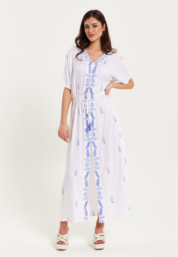 Liquorish Women's Maxi Dress With Short Sleeves Blue Pineapple Embroidery In White - Liquorish