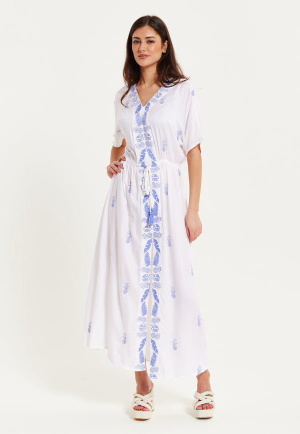 Liquorish Women's Maxi Dress with Short Sleeves Blue Pineapple Embroidery in White - Liquorish