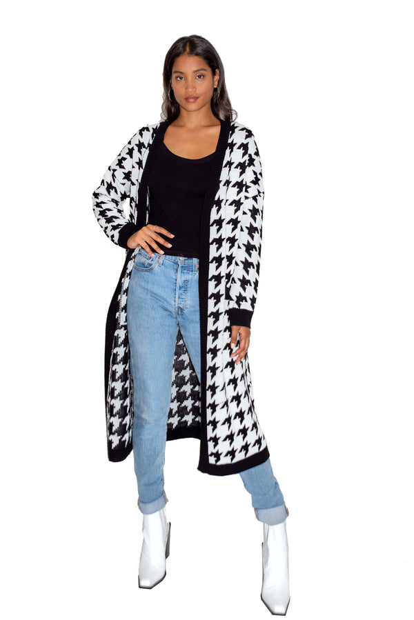 Liquorish Women's Maxi Long Cardigan with Pockets in Black and White Houndstooth Pattern - Stylish Open Front by Liquorish