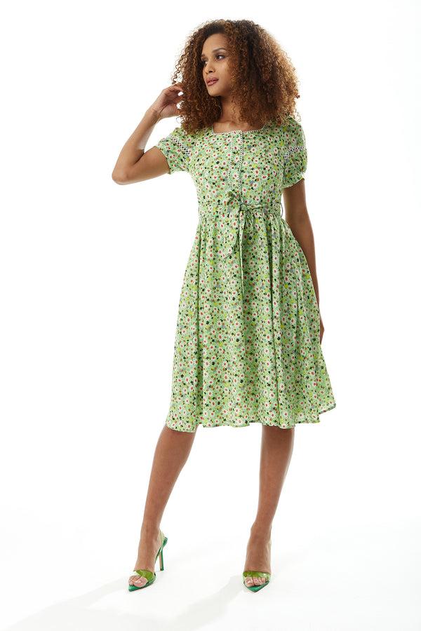 Liquorish Women's Midi Dress in Green Floral with Short Sleeves and Lace Details - Tie Waist - Liquorish