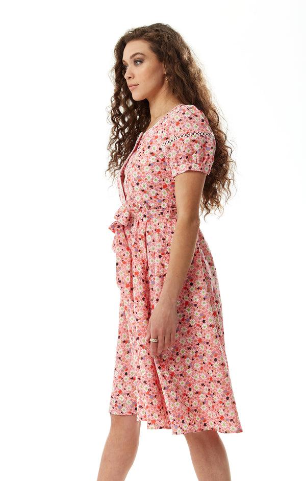 Liquorish Women's Midi Dress In Pink Floral With Short Sleeves And Lace Trim Details - Liquorish