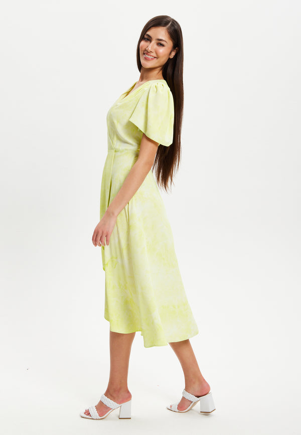 Liquorish Women’s Midi Dress In Pistachio With Angel Sleeves - Elegant Liquorish Design