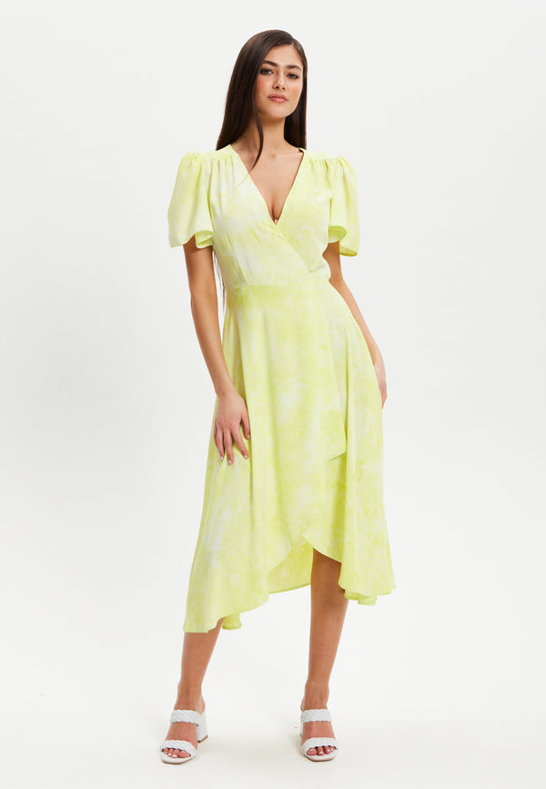 Liquorish Women’s Midi Dress In Pistachio With Angel Sleeves - Elegant Liquorish Design