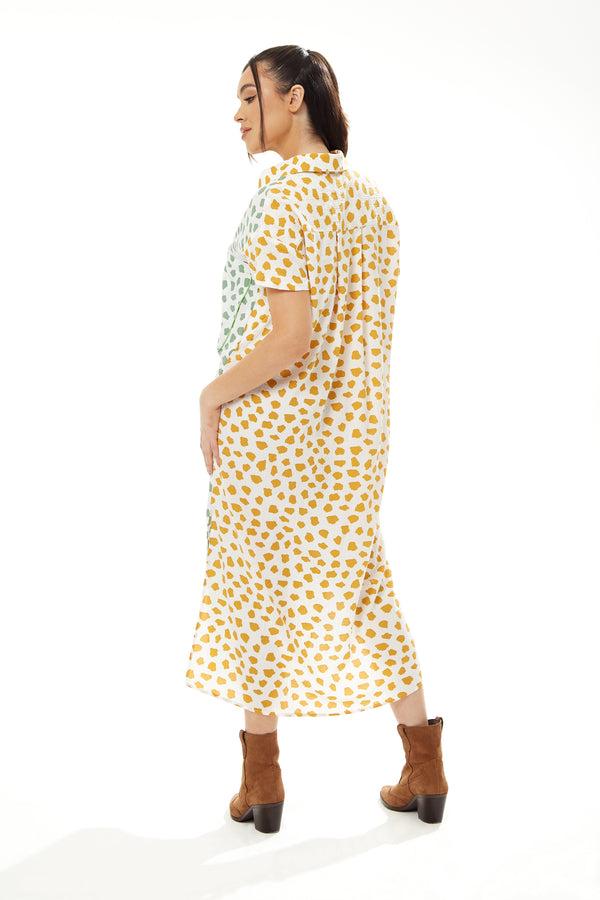 Liquorish Women's Midi Dress - Oversized Animal Print With Vibrant Yellow Collar And Short Sleeves