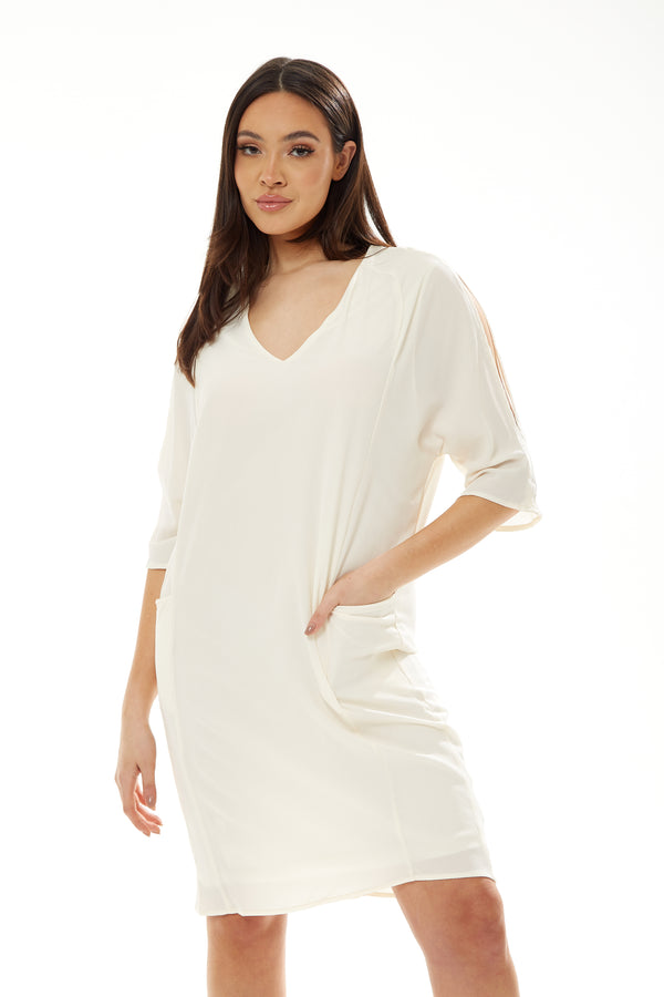 Liquorish Women's Midi Dress With 3/4 Sleeves And Pockets In White - Effortless Style By Liquorish
