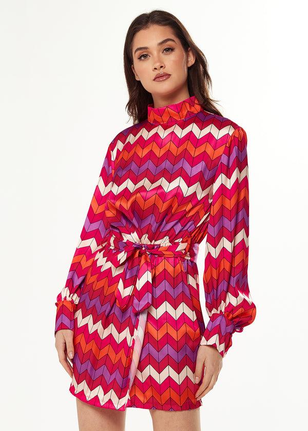 Liquorish Women's Mini Dress In Warm Tones With Puffy Sleeves And Gathered Waist - Exclusive Liquorish Zig Zag Print