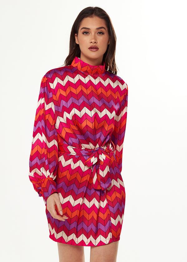 Liquorish Women's Mini Dress in Warm Tones with Puffy Sleeves and Gathered Waist - Exclusive Liquorish Zig Zag Print