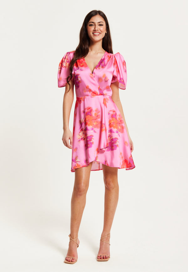 Liquorish Women's Mini Dress with Angel Sleeves and Floral Print in Pink - Perfectly Chic by Liquorish