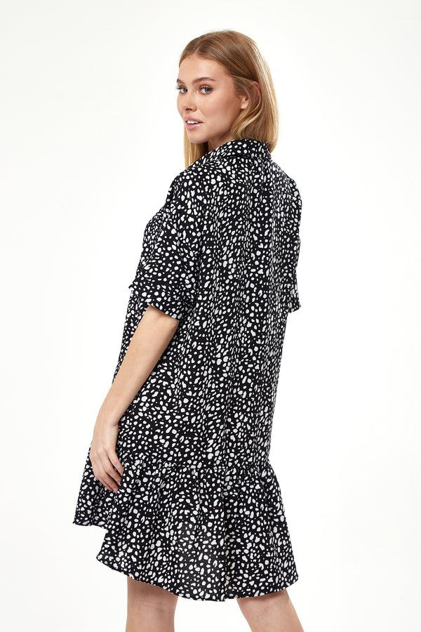 Liquorish Women's Mini Dress With Short Sleeves In Black And White Animal Print - Stylish And Oversized Fit By Liquorish