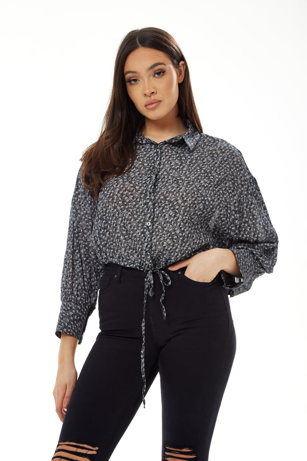 Liquorish Women’s Painterly Print Crop Shirt In Grey - Long Sleeve Cropped Style Tie Waist