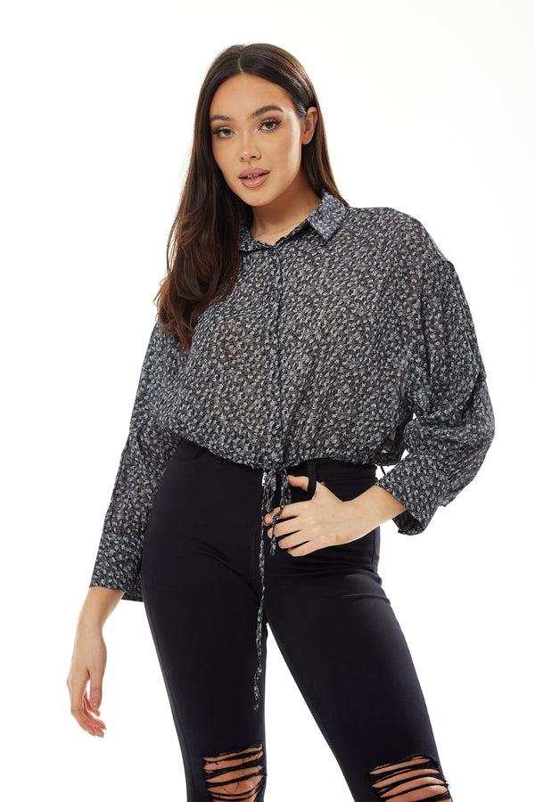 Liquorish Women’s Painterly Print Crop Shirt in Grey - Long Sleeve Cropped Style Tie Waist