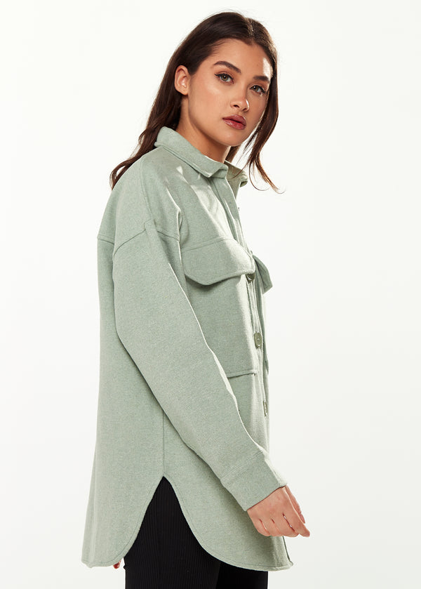 Liquorish Women’s Shirt Jacket With Oversized Pocket Details In Green - Button Up Shirt Collar Full-Length Sleeves Oversized Fit