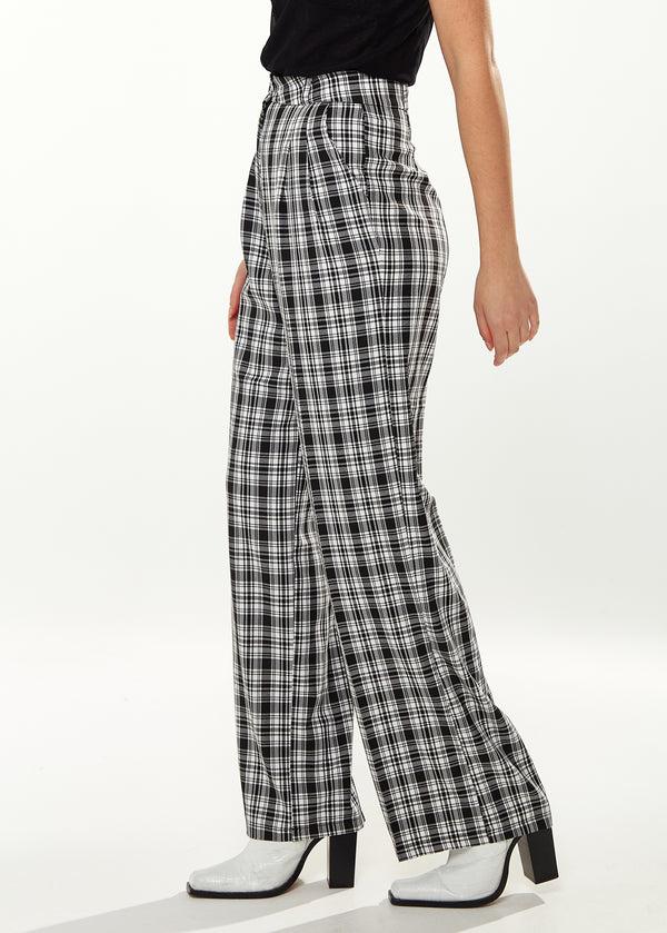 Liquorish Women's Trousers In Black & White Check With High Waist And Side Pockets - Liquorish