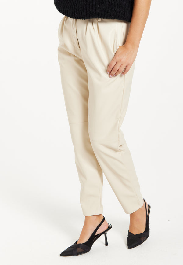 Liquorish Women's Trousers In Cream With Pleated Waist Tapered Fit Faux Leather Detail - Liquorish