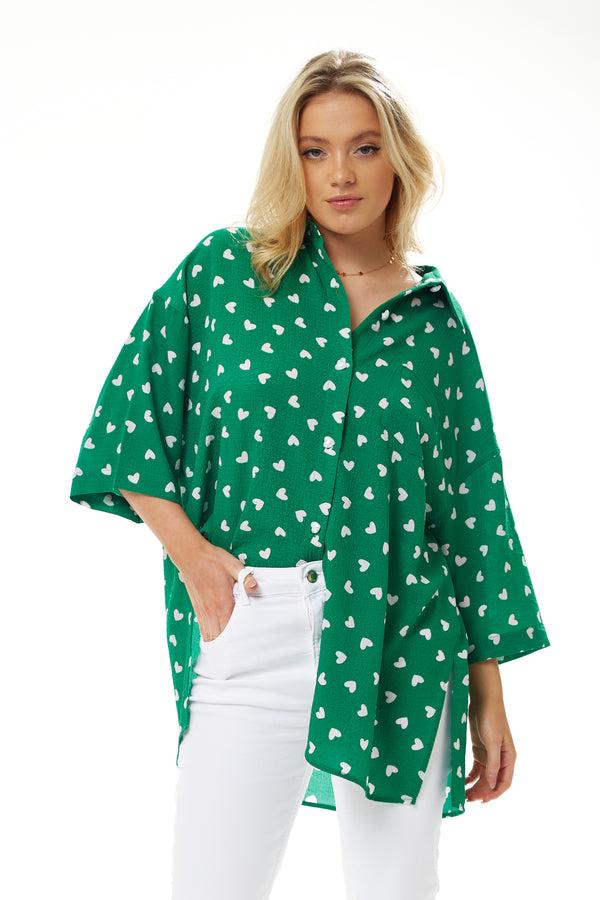 Liquorish Women's White Heart Print Shirt In Green - Short Sleeves Oversized Fit Heart-shaped Buttons Button-up Front Collar