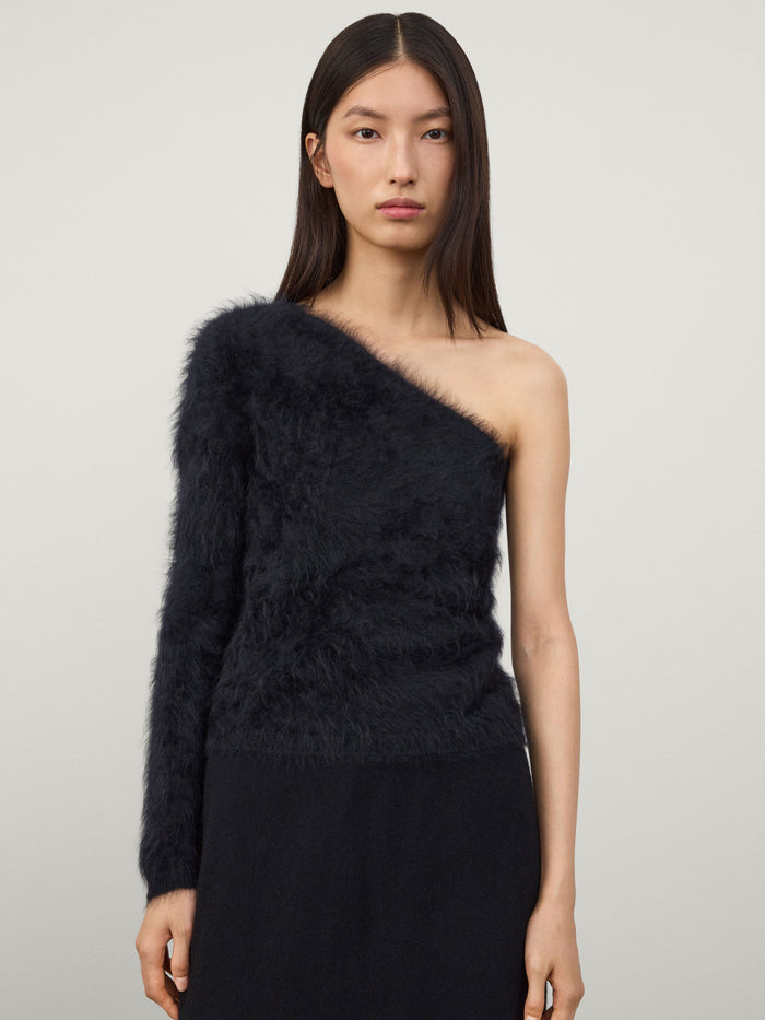 Lisa Yang The Dae Top