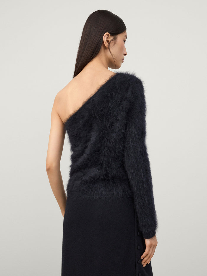 Lisa Yang The Dae Top