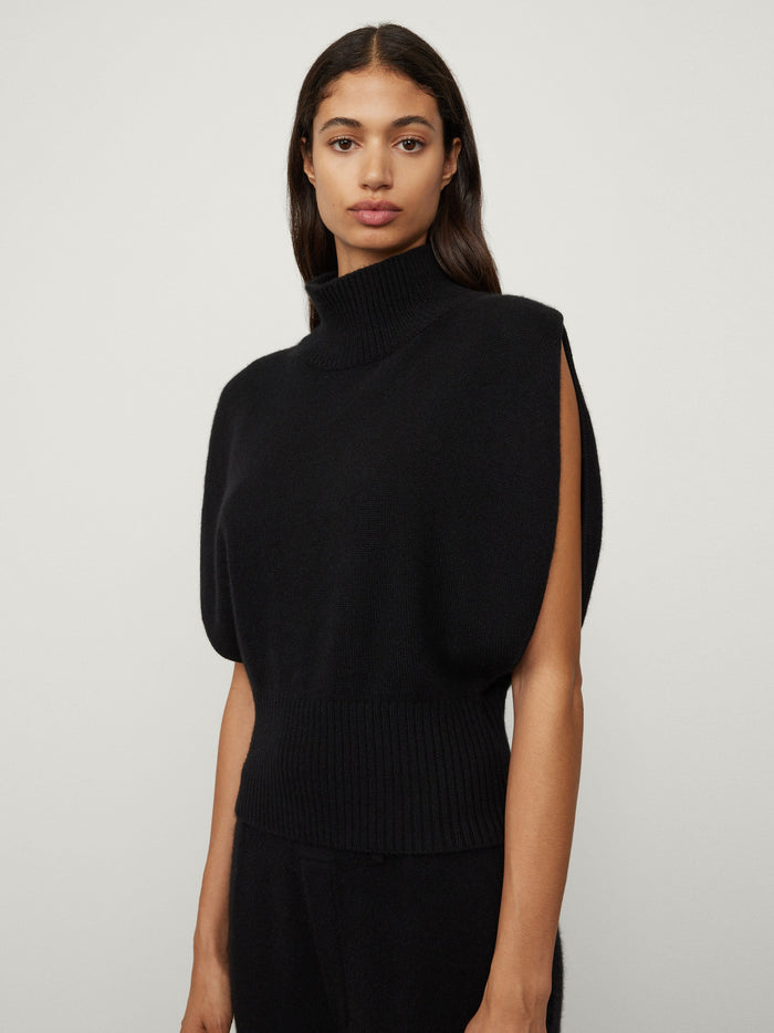 lisa yang The Zaya Top