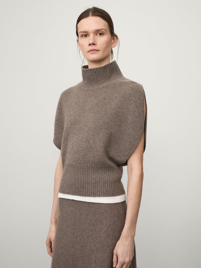 lisa yang The Zaya Top