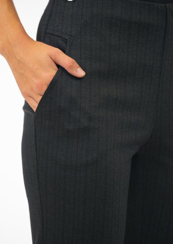 Lisette L NOIR HERRINGBONE 30" Straight Leg Pant BLACK/CHARCOAL
