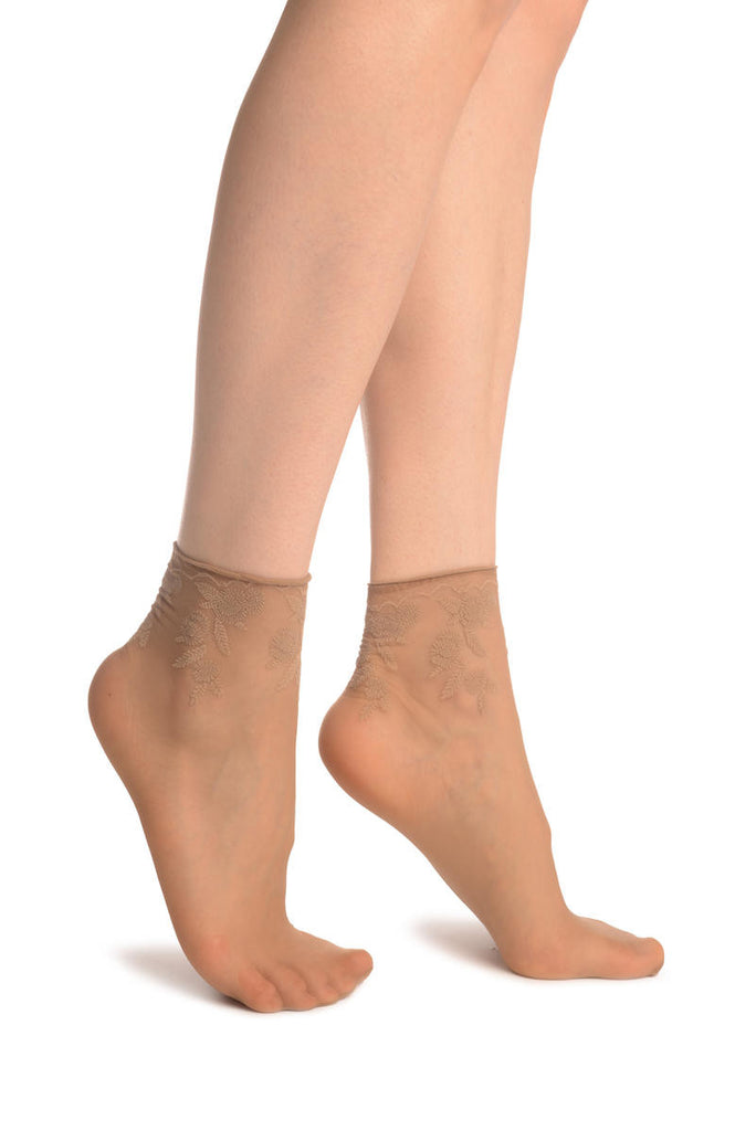 liss kiss Beige Chrysanthemum Flowers With Comfortable Top Ankle High Sock - Socks