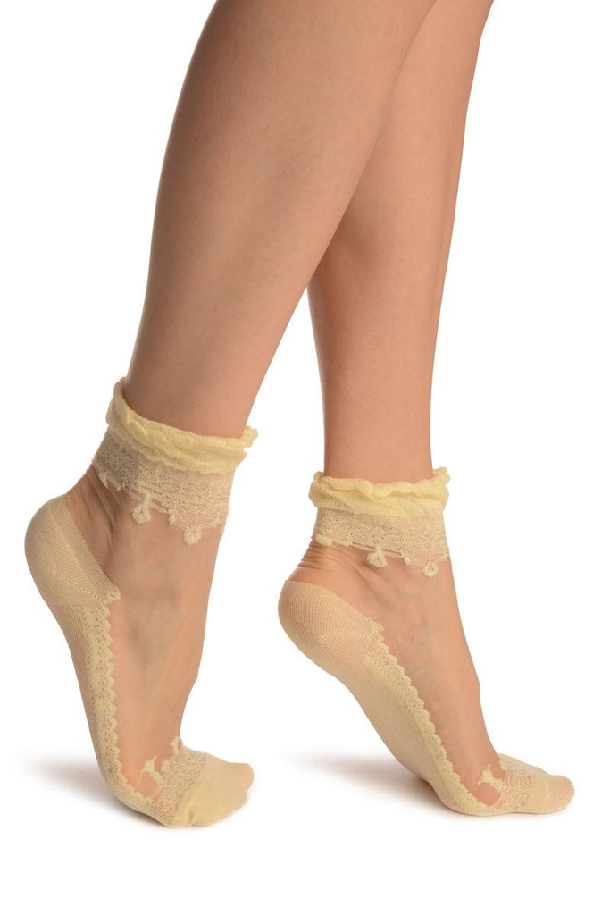 Liss Kiss Beige Versalles Lace On Invisible Mesh Ankle High Socks - Socks
