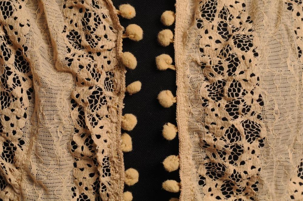 Liss Kiss Beige Vintage Lace With Soft Pearls - Scarf