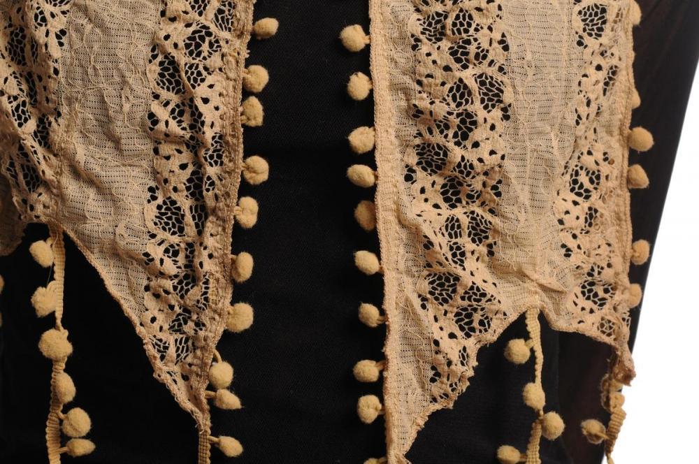 Liss Kiss Beige Vintage Lace With Soft Pearls - Scarf