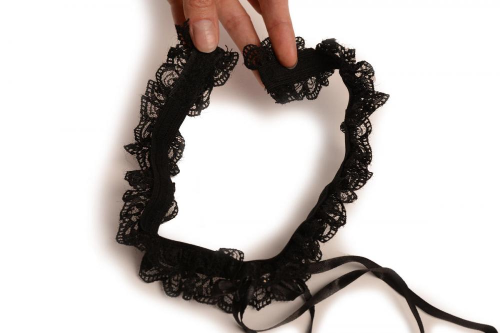 Liss Kiss Black Lace With Diamond & Bow And Adjustable Velcro - Garter