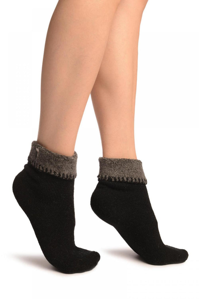 liss kiss Black With Cute Cat Flip Top Angora Ankle High Socks - Socks