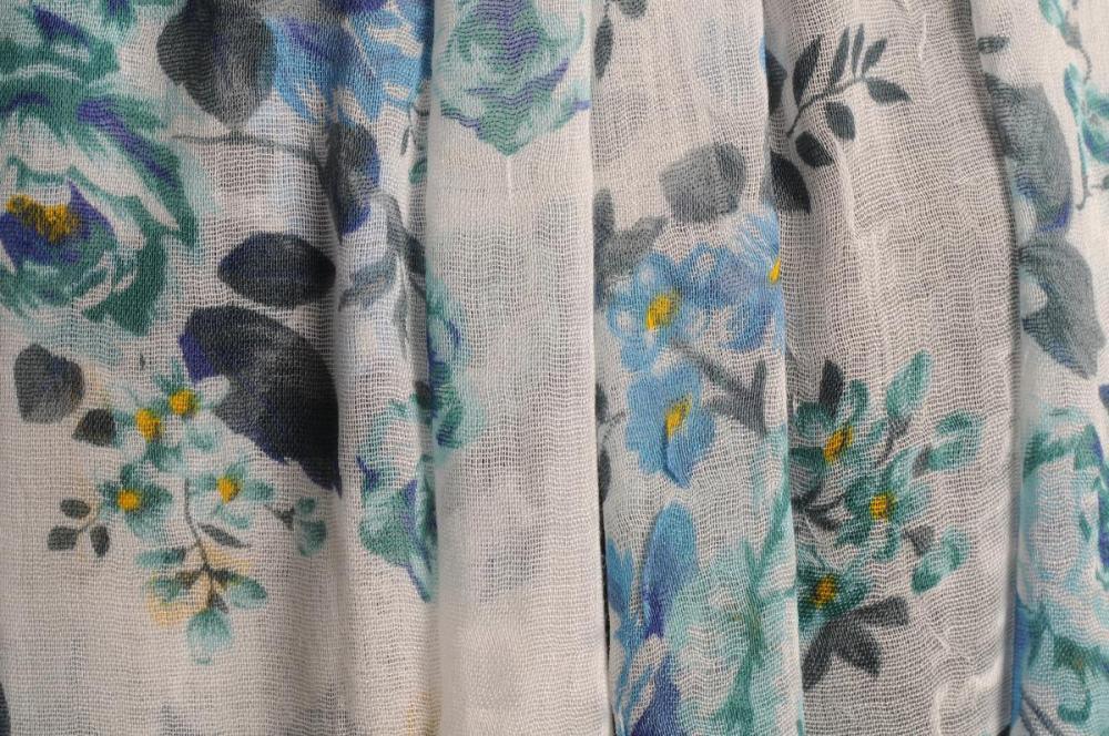 Liss Kiss Blue Grey & Azure Roses On White With Tassels - Scarf