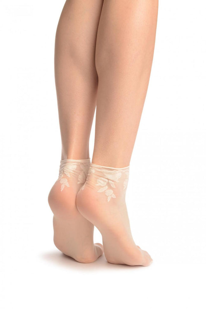 Liss Kiss Cream Chrysanthemum Flowers With Comfortable Top Ankle High Sock - Socks