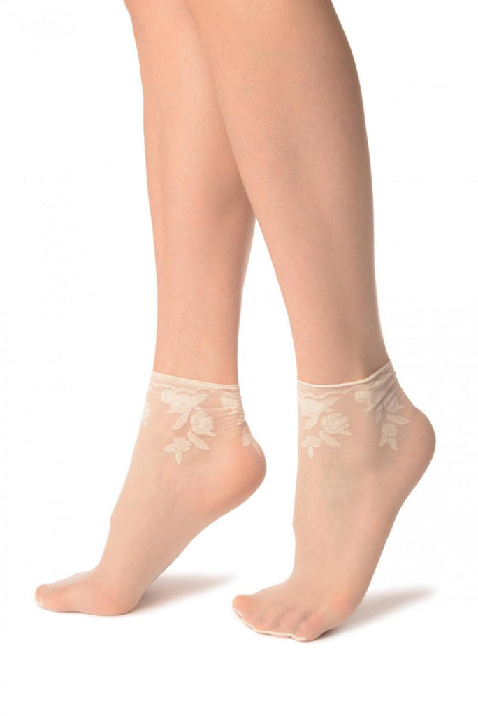 Liss Kiss Cream Chrysanthemum Flowers With Comfortable Top Ankle High Sock - Socks