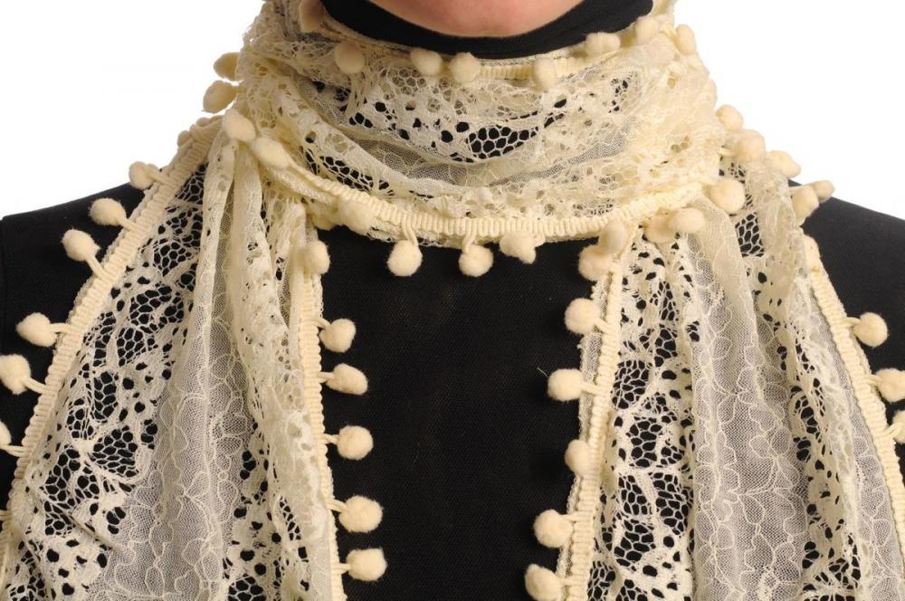 Liss Kiss Cream Vintage Lace With Soft Pearls - Scarf