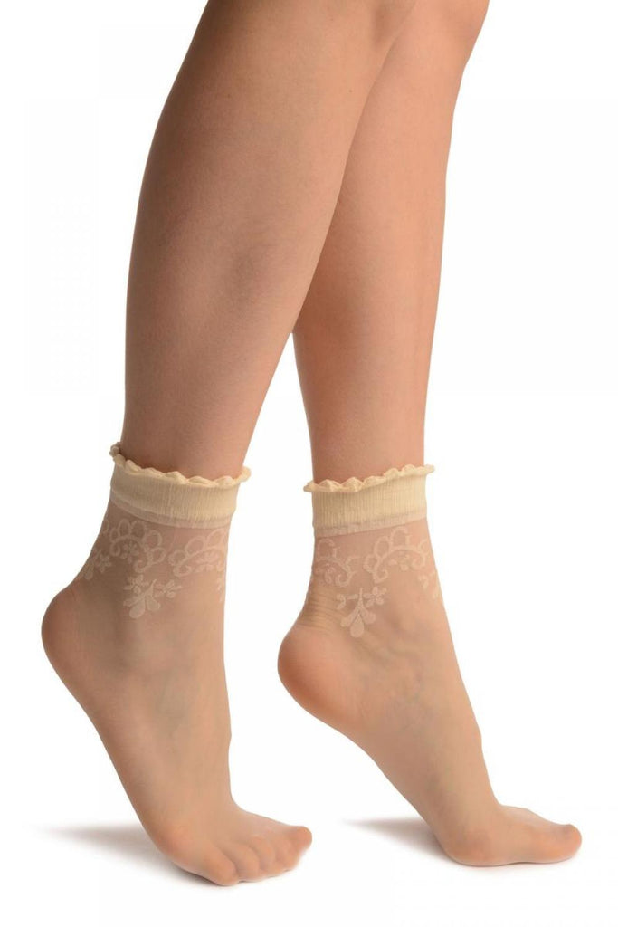 liss kiss Cream With Large Woven Flowers Top Ankle High Socks - Socks