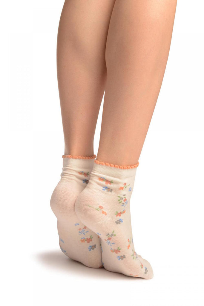 Liss Kiss Cream With Summer Flowers Ankle High Socks - Socks