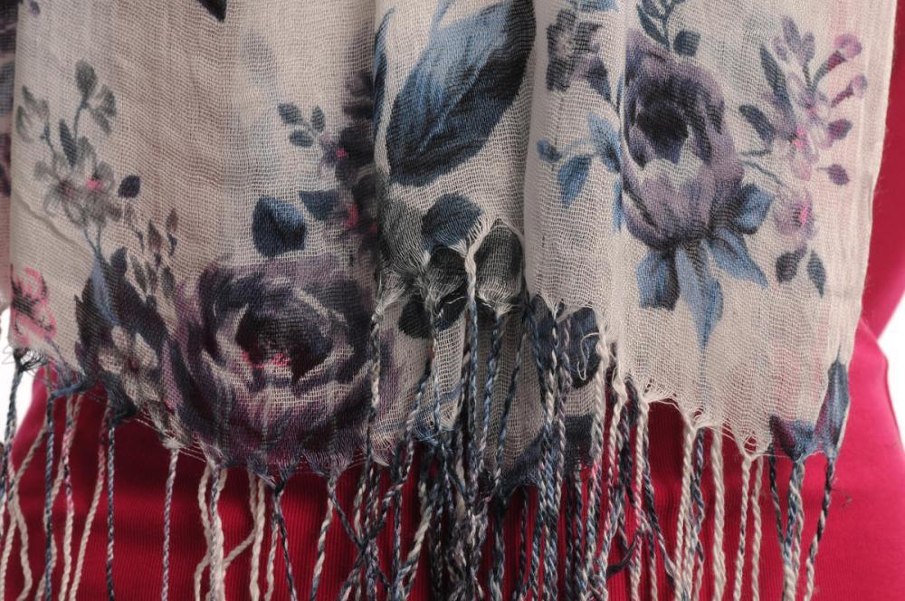 Liss Kiss Grey Blue & Purple Roses On White With Tassels - Scarf