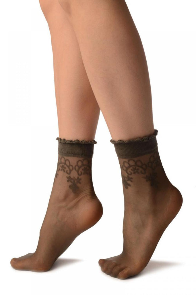 Liss Kiss Grey With Large Woven Flowers Top Ankle High Socks - Socks
