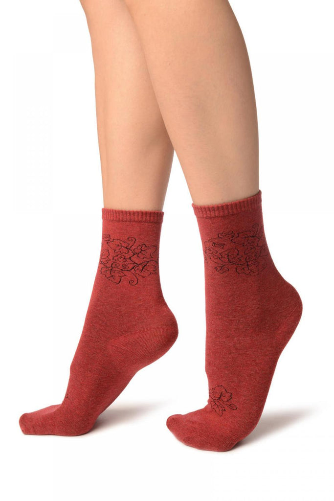 Liss Kiss Hedera Leaves On Red Ankle High Socks - Socks