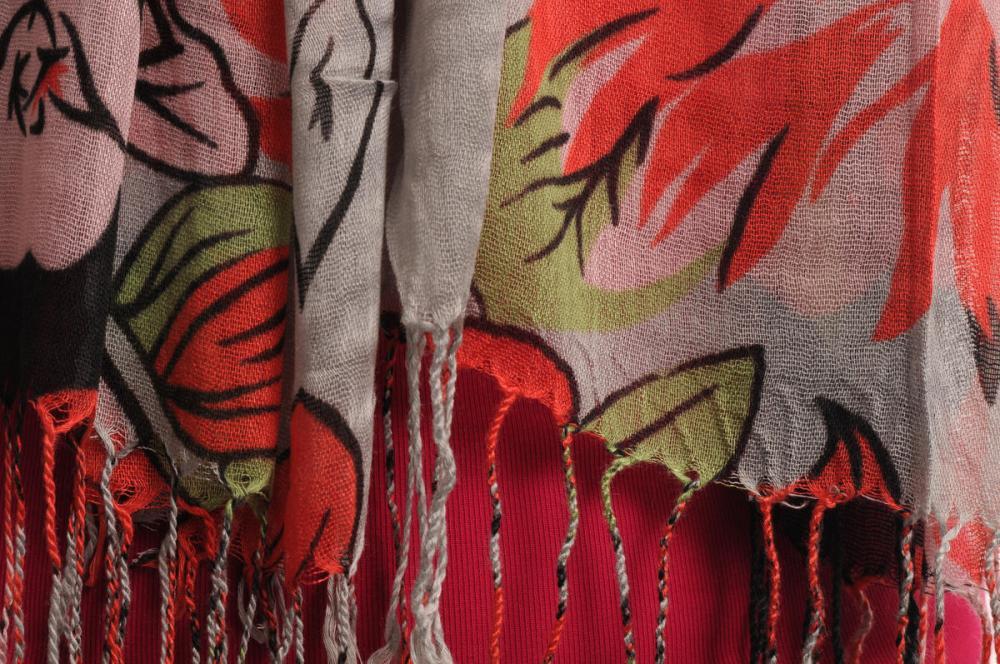 Liss Kiss Large Pink & Red Roses And Sunflowers On Light Grey With Tassels - Scarf