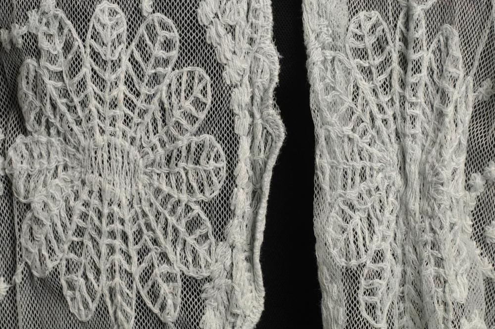 Liss Kiss Light Grey Vintage Lace With Flowers - Scarf
